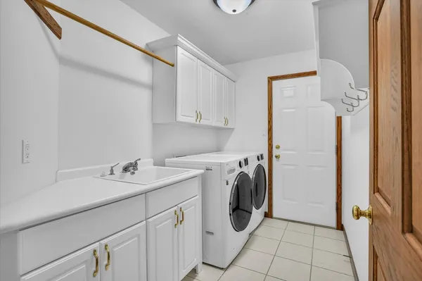 $550,000 | 3005 East Stone Creek Boulevard, Urbana, IL 61802