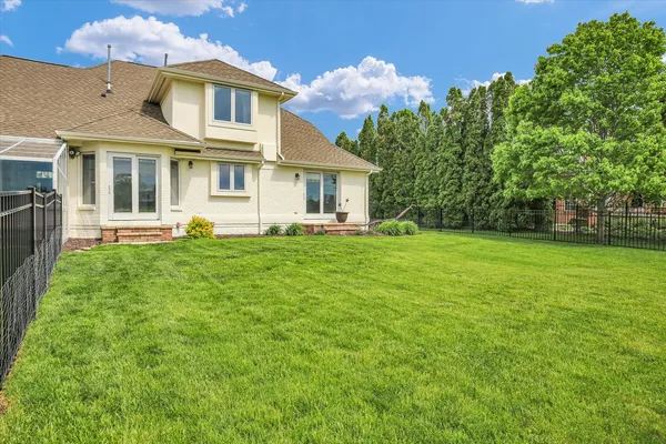 $550,000 | 3005 East Stone Creek Boulevard, Urbana, IL 61802