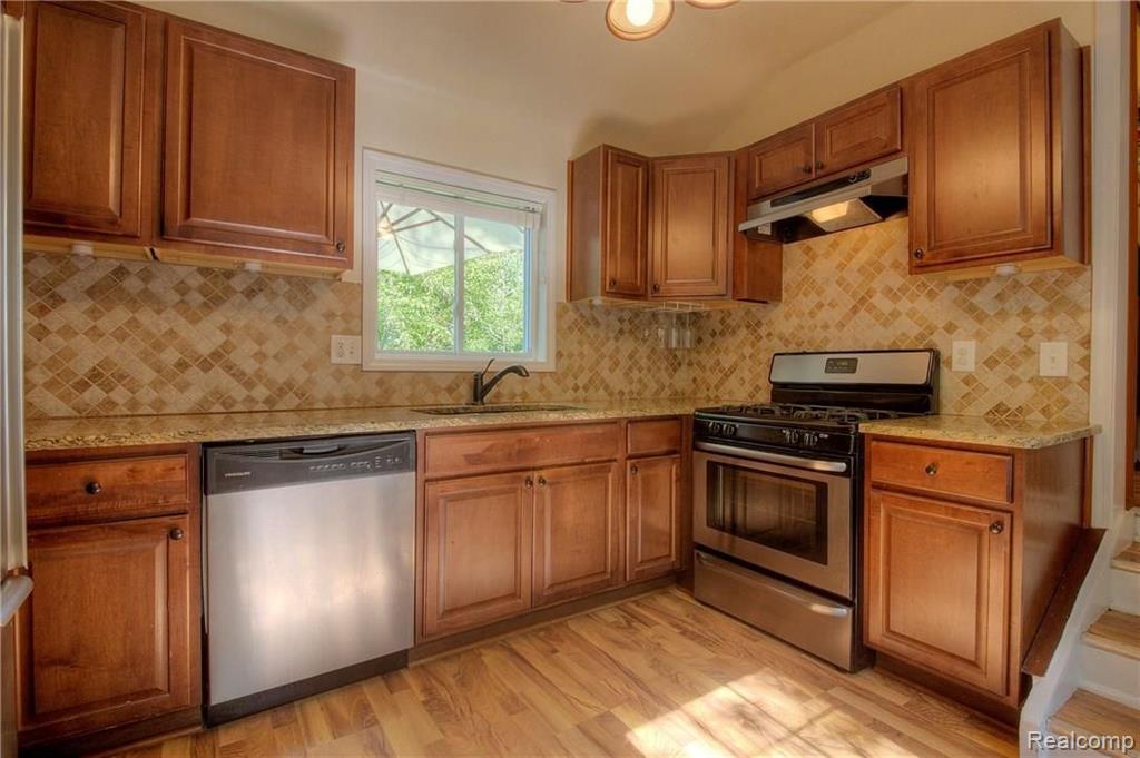 39510 Koppernick Road Canton, MI 48187 - Photo 13 of 31