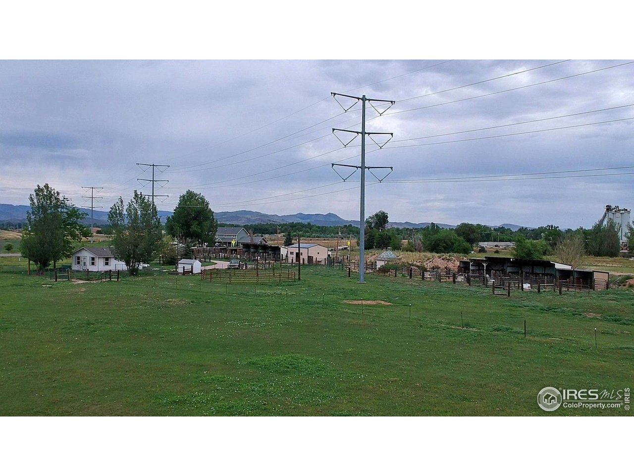 1340 North Taft Hill Road Fort Collins, CO 80521 - Photo 7 of 40 a black and white photo of a park