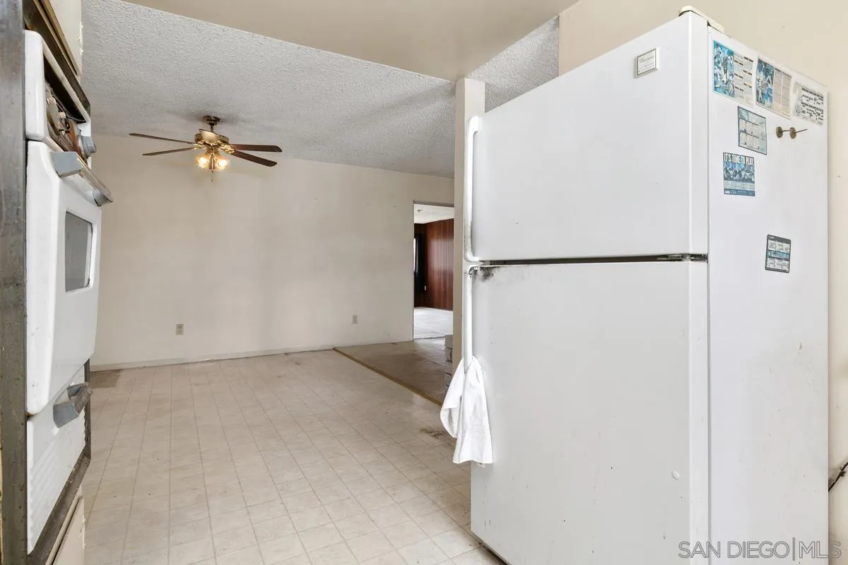 9218 Ellenbee Road Santee, CA 92071 - Photo 12 of 30
