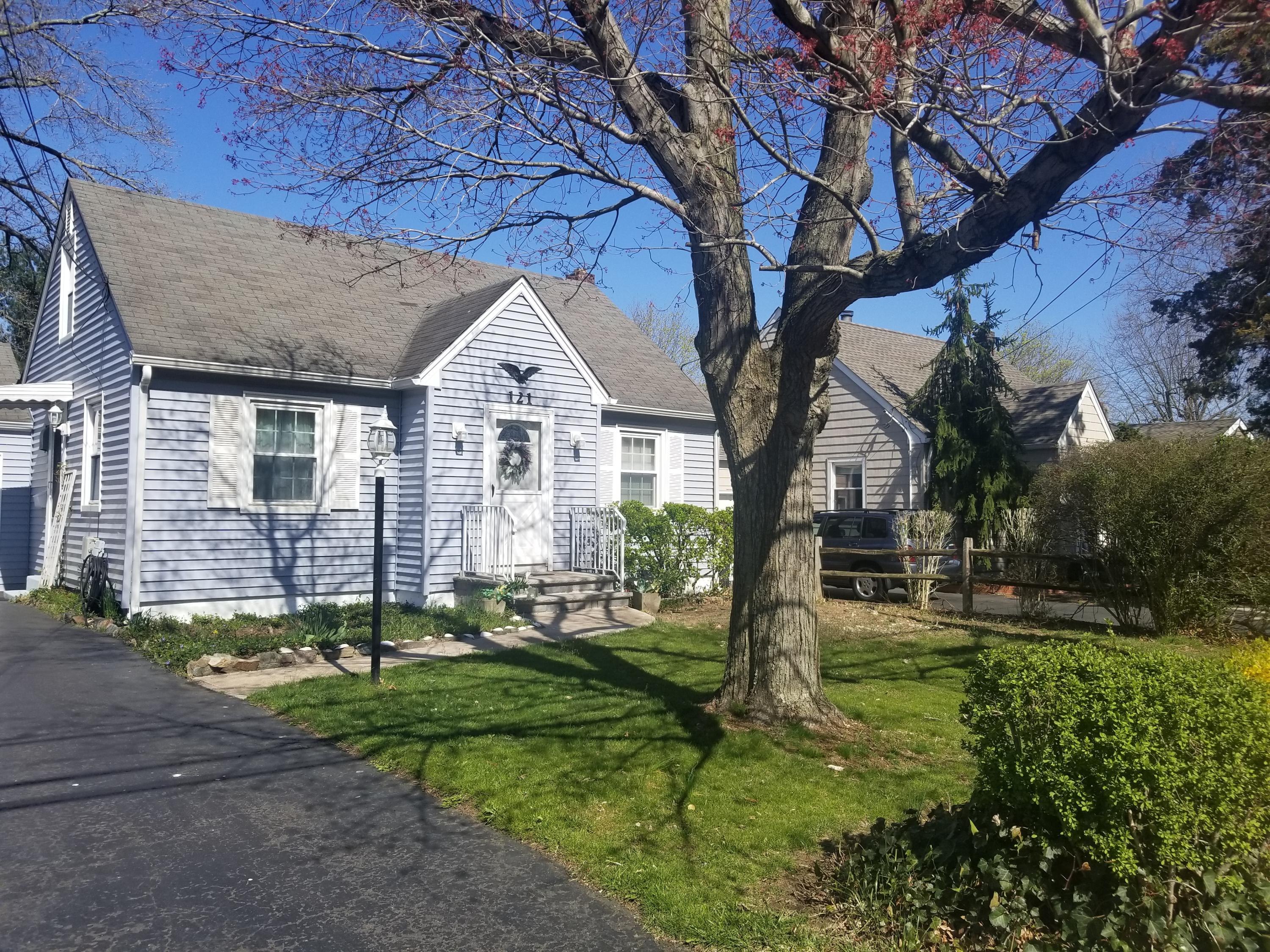 121 Ravine Drive Matawan, NJ 07747 - Photo 3 of 32 20210406_151307