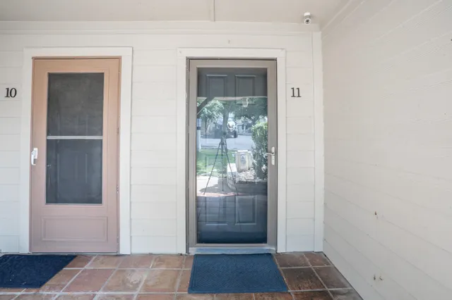 $185,000 | 300 Poker Chip, Unit 11, Horseshoe Bay, TX 78657