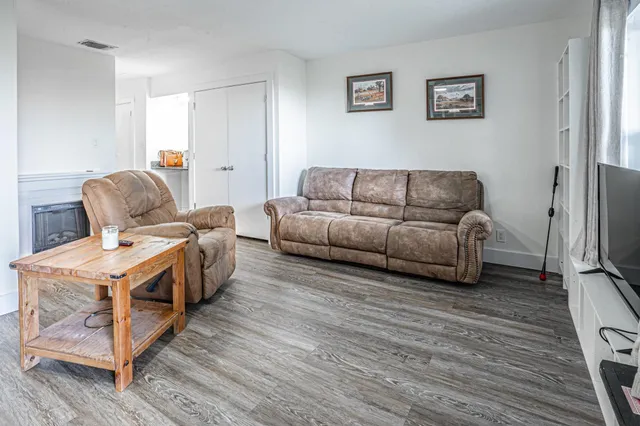 $185,000 | 300 Poker Chip, Unit 11, Horseshoe Bay, TX 78657