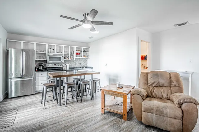 $185,000 | 300 Poker Chip, Unit 11, Horseshoe Bay, TX 78657