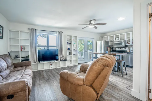 $185,000 | 300 Poker Chip, Unit 11, Horseshoe Bay, TX 78657