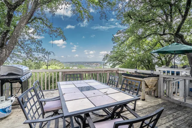 $185,000 | 300 Poker Chip, Unit 11, Horseshoe Bay, TX 78657