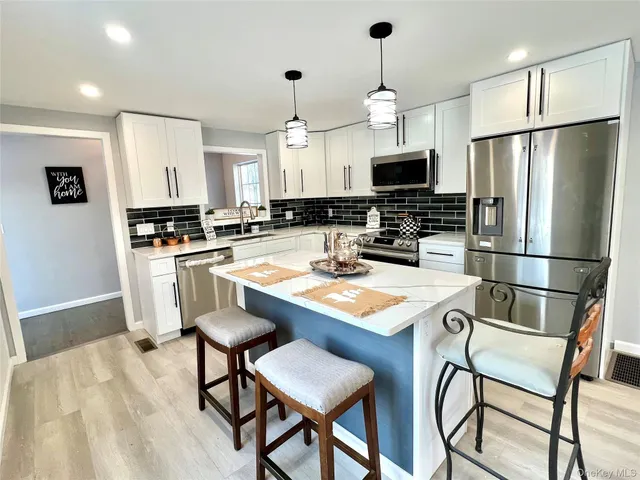 $549,000 | 17 Dunthorne Drive, Bloomingburg, NY 12721