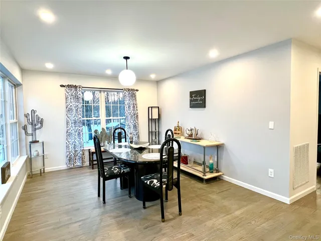 $549,000 | 17 Dunthorne Drive, Bloomingburg, NY 12721