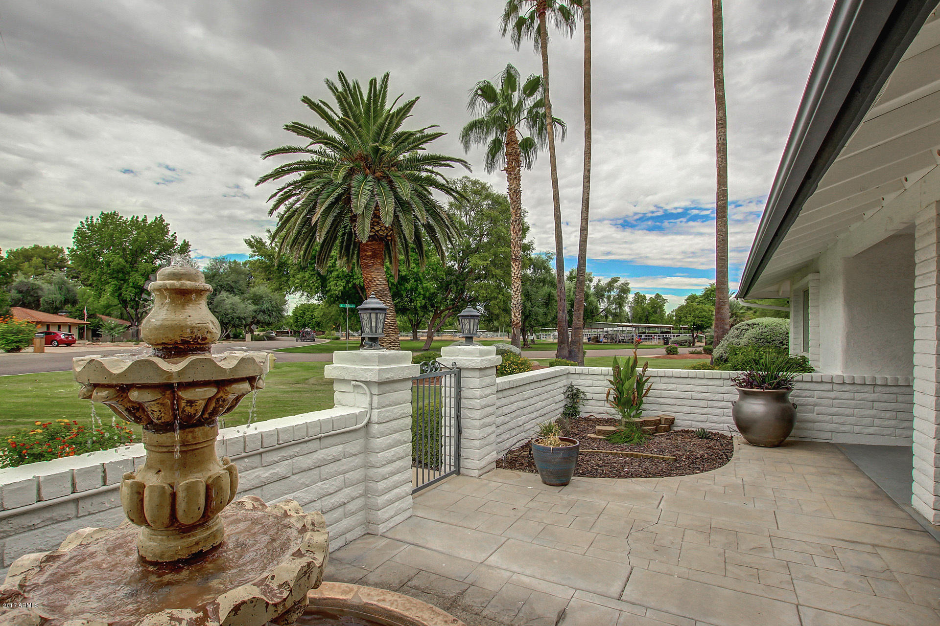 1068 East El Freda Road Tempe, AZ 85284 - Photo 4 of 124 0058-El Freda (8)