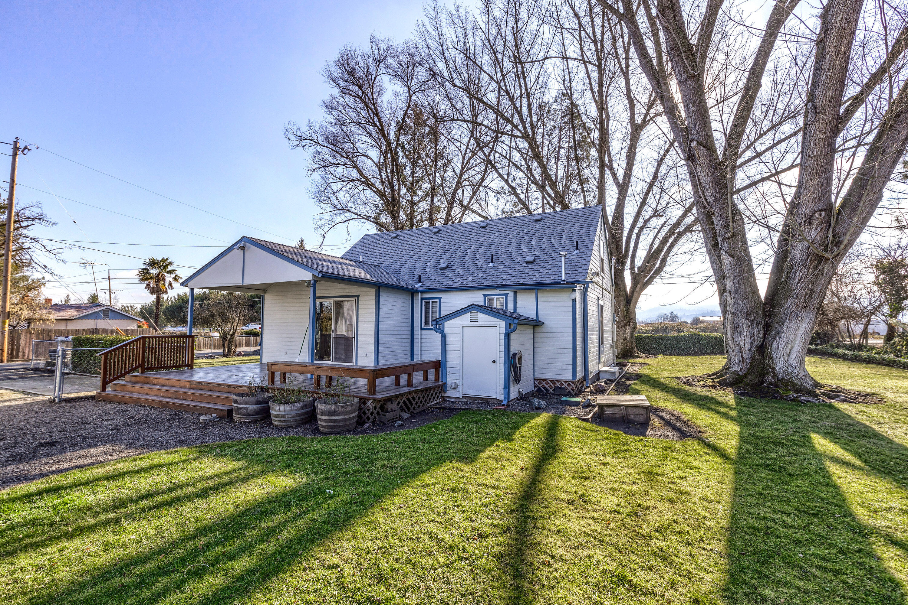 118 South Stage Road Medford, OR 97501 - Photo 6 of 45 06_SS_6