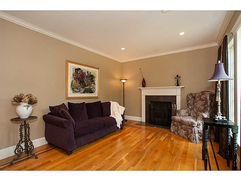 66 Great Road East Greenwich, RI 02818 - Photo 11 of 24 Living Room.