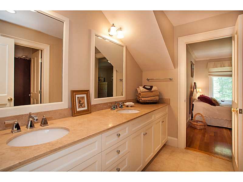 66 Great Road East Greenwich, RI 02818 - Photo 16 of 24 Bathroom.