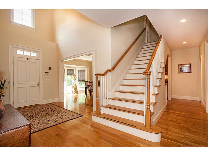 66 Great Road East Greenwich, RI 02818 - Photo 8 of 24 Entry.