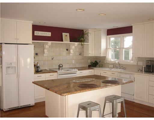 1 Freeborn Road Bristol, RI 02809 - Photo 3 of 12 Kitchen. Inviting cook s kitchen, granite island, wood floors!