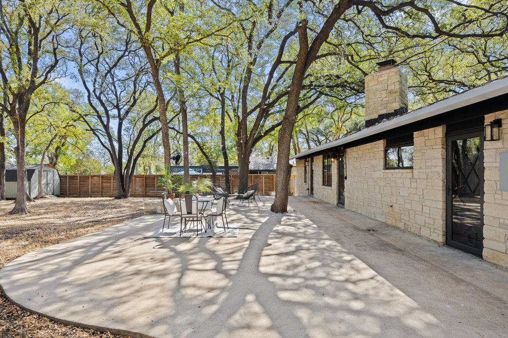 2008 Matthews Lane Austin, TX 78745 - Photo 29 of 36 a view of a house with a patio