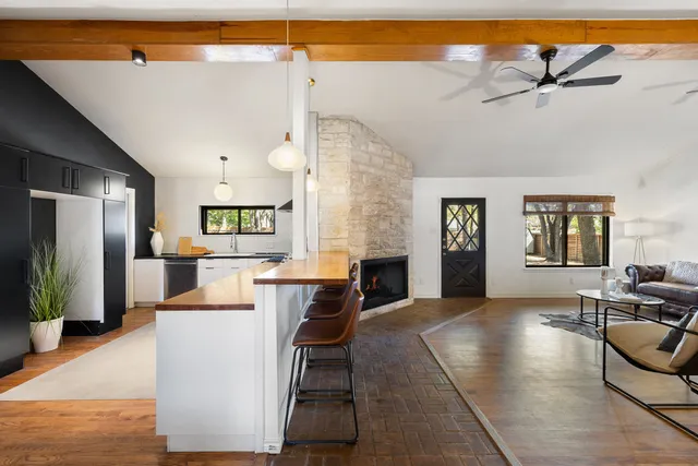 $675,000 | 2008 Matthews Lane, Austin, TX 78745