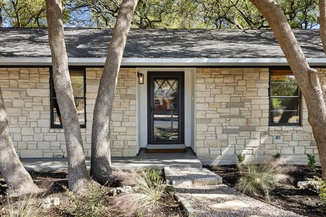 $675,000 | 2008 Matthews Lane, Austin, TX 78745