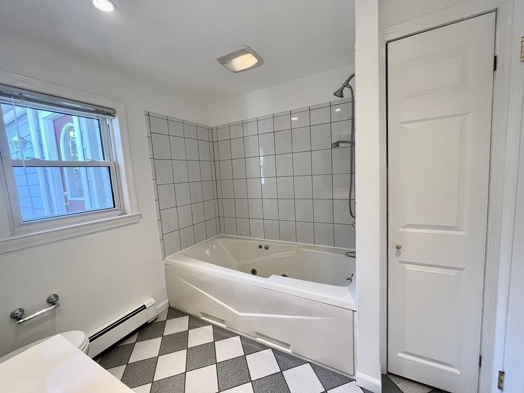 134 Ravenswood Road Waltham, MA 02453 - Photo 20 of 28 Gallery Image 20