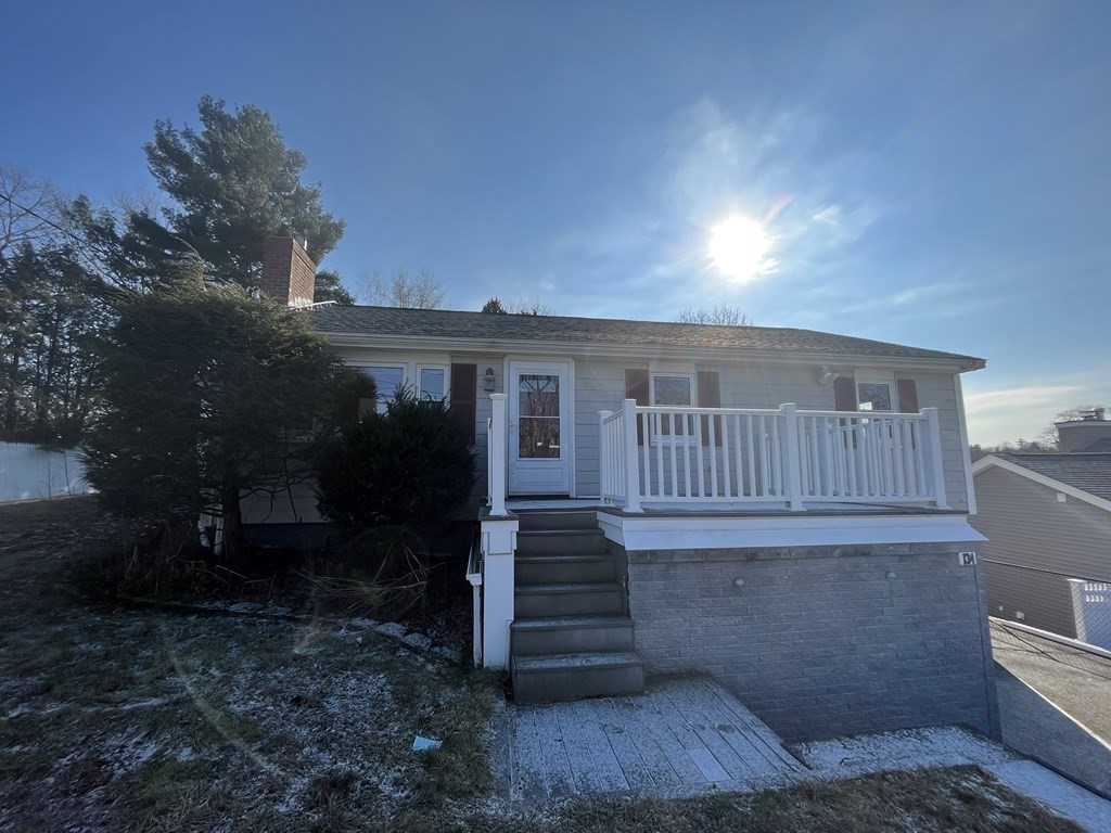 134 Ravenswood Road Waltham, MA 02453 - Photo 5 of 28 Gallery Image 5