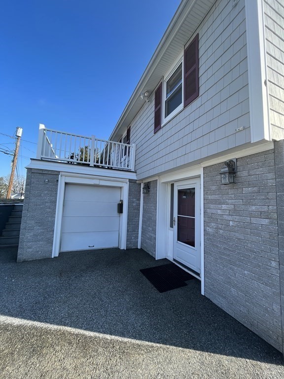 134 Ravenswood Road Waltham, MA 02453 - Photo 6 of 28 Gallery Image 6