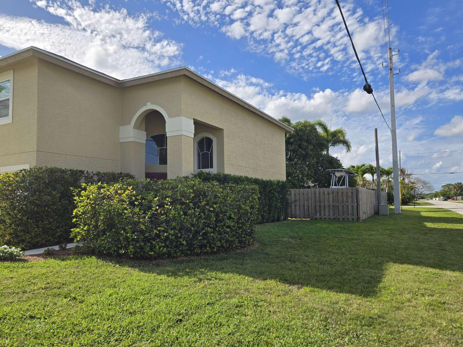 6211 Drake Street Jupiter, FL 33458 - Photo 5 of 39 005_Allen.5