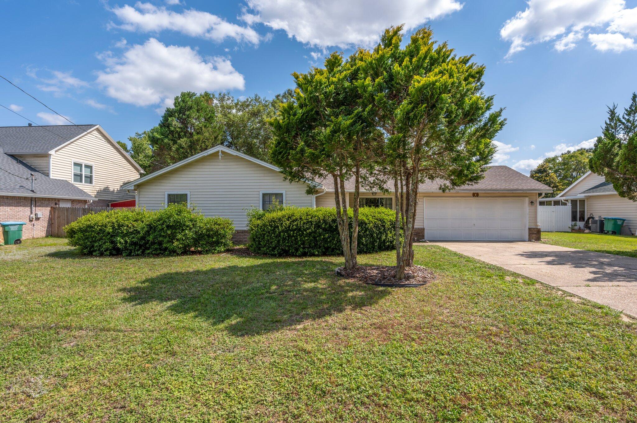4 Holly Road Crestview, FL 32539 - Photo 7 of 29 2-web-or-mls-4 Holly Rd-002