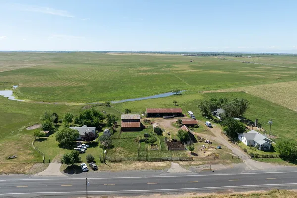 $2,100,000 | 30444 E Highway, Farmington, CA 95230