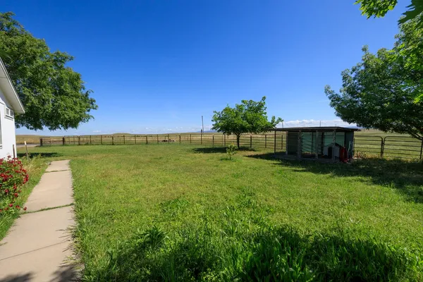 $2,100,000 | 30444 E Highway, Farmington, CA 95230