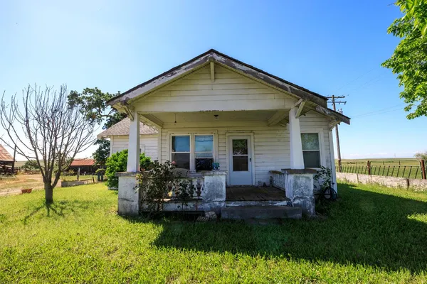 $2,100,000 | 30444 E Highway, Farmington, CA 95230