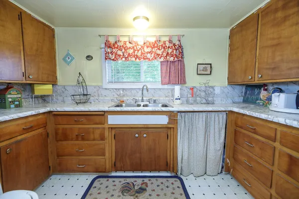 $2,100,000 | 30444 E Highway, Farmington, CA 95230