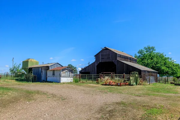 $2,100,000 | 30444 E Highway, Farmington, CA 95230