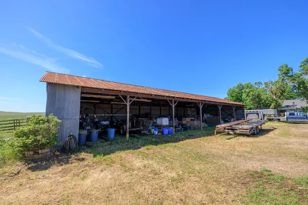 $2,100,000 | 30444 E Highway, Farmington, CA 95230