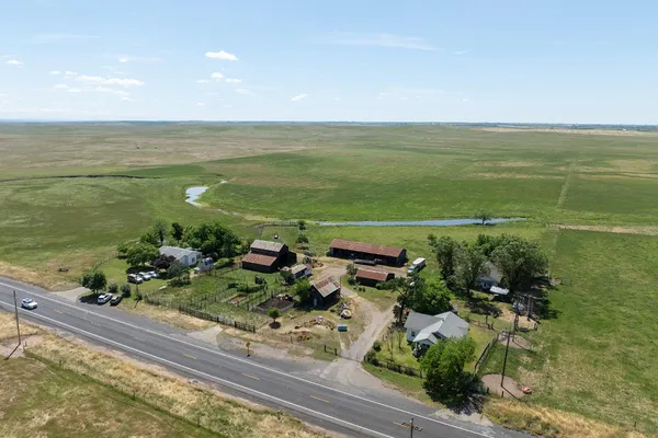 $2,100,000 | 30444 E Highway, Farmington, CA 95230