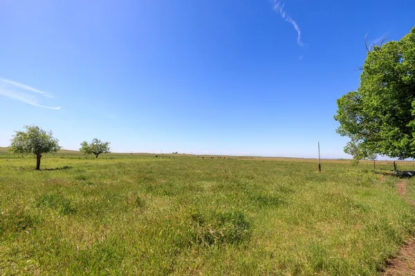 $2,100,000 | 30444 E Highway, Farmington, CA 95230