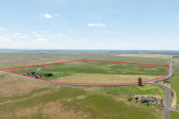 $2,100,000 | 30444 E Highway, Farmington, CA 95230