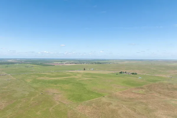 $2,100,000 | 30444 E Highway, Farmington, CA 95230