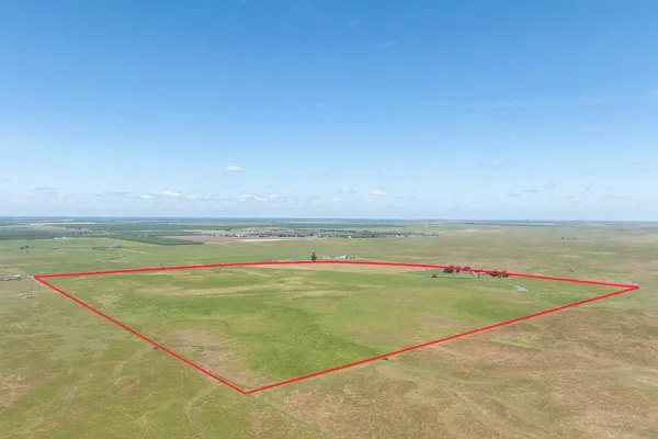 $2,100,000 | 30444 E Highway, Farmington, CA 95230