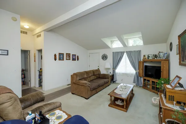 $2,100,000 | 30444 E Highway, Farmington, CA 95230