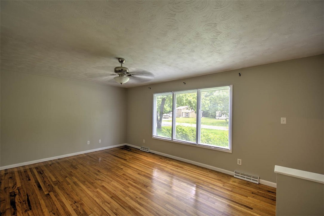 2339 South Rainwater Drive Decatur, IL 62521 - Photo 6 of 25
