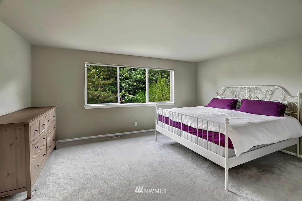 10116 Northeast 155th Street Bothell, WA 98011 - Photo 12 of 17 Gallery Image 12