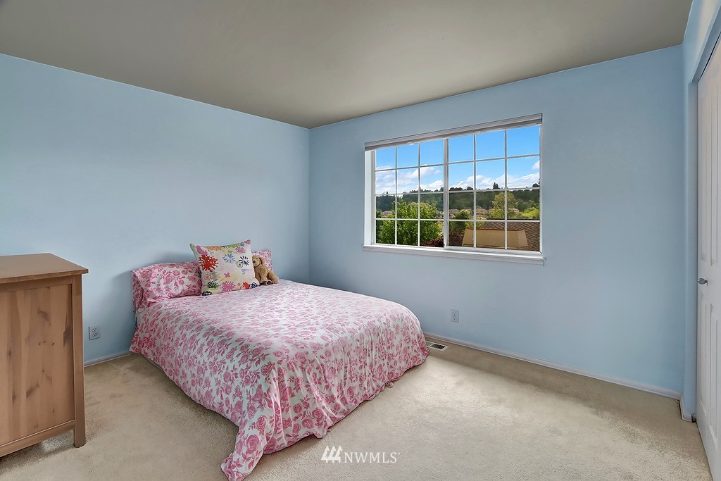10116 Northeast 155th Street Bothell, WA 98011 - Photo 14 of 17 Gallery Image 14