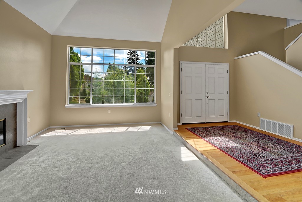 10116 Northeast 155th Street Bothell, WA 98011 - Photo 3 of 17 Gallery Image 3