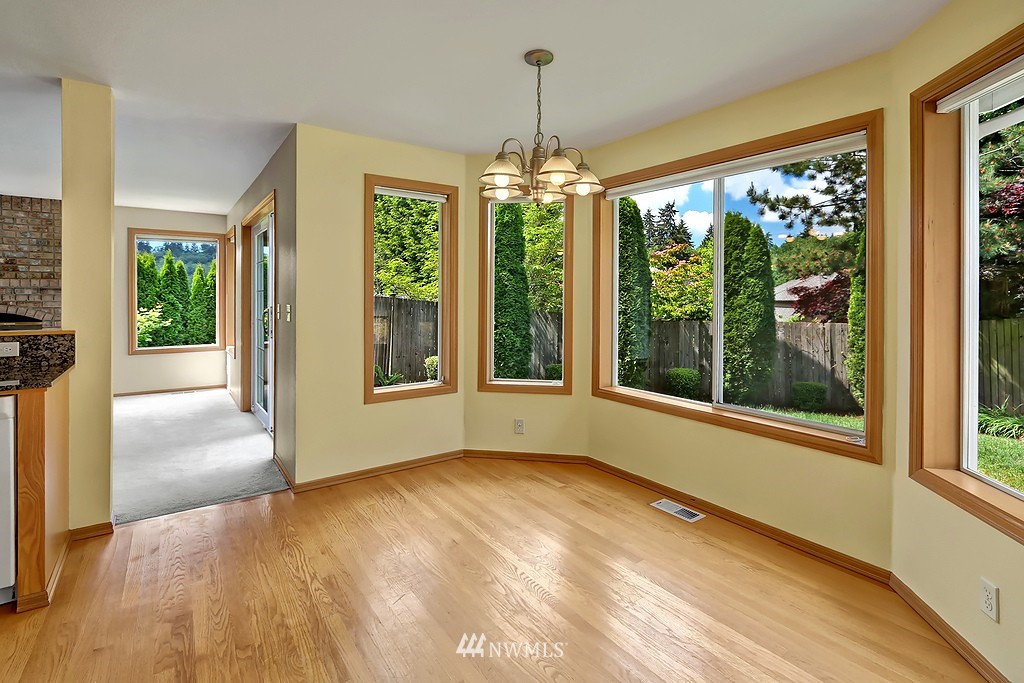 10116 Northeast 155th Street Bothell, WA 98011 - Photo 7 of 17 Gallery Image 7
