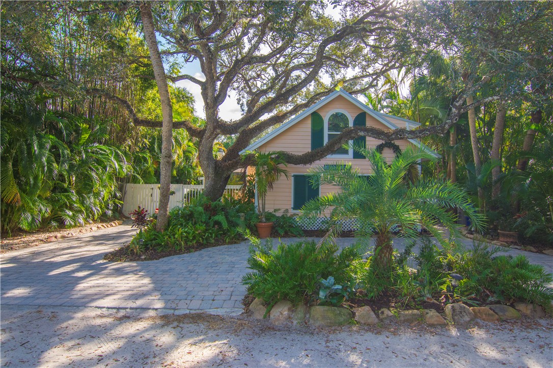 1971 Pebble Path Vero Beach, FL 32963 - Photo 2 of 36