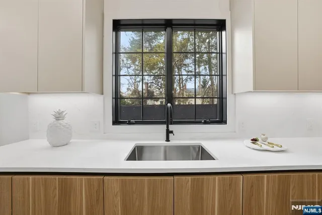 $1,790,000 | 6 Cedar Court, Demarest, NJ 07627