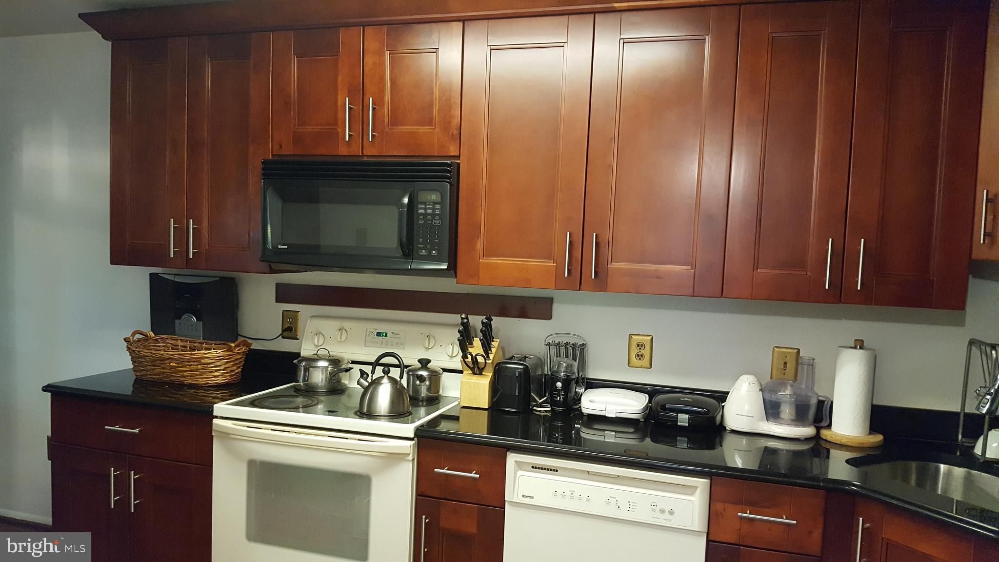 10699 Spring Oak Court Burke, VA 22015 - Photo 10 of 23