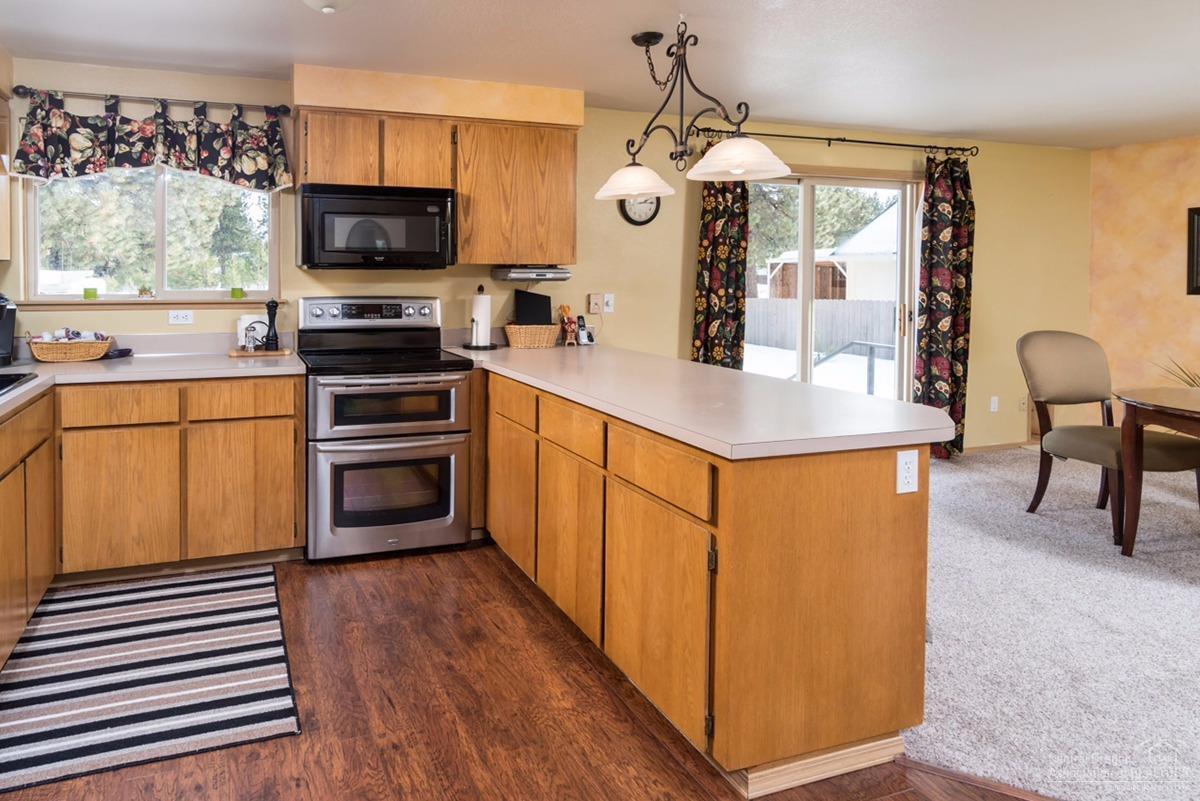 19633 Apache Road Bend, OR 97702 - Photo 7 of 22 Gallery Image 7