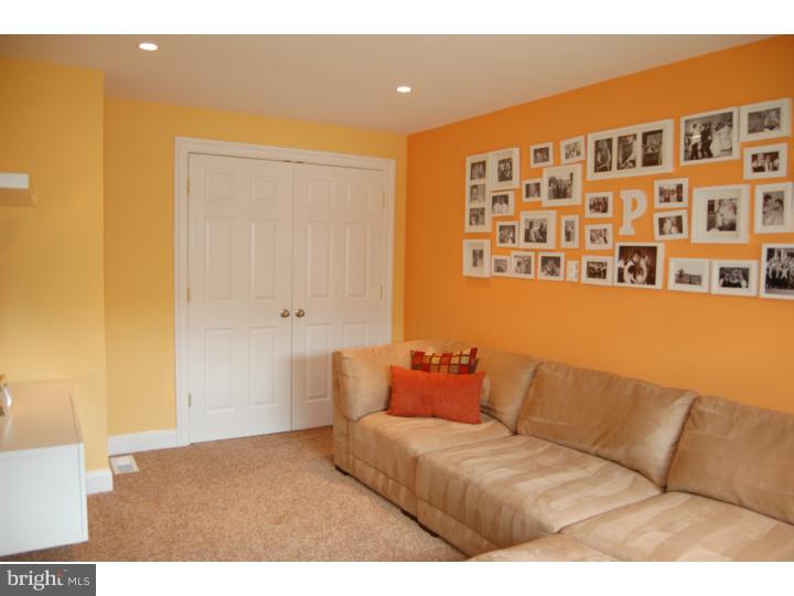 38 Wayfield Road Springfield, PA 19064 - Photo 11 of 25 Family Room