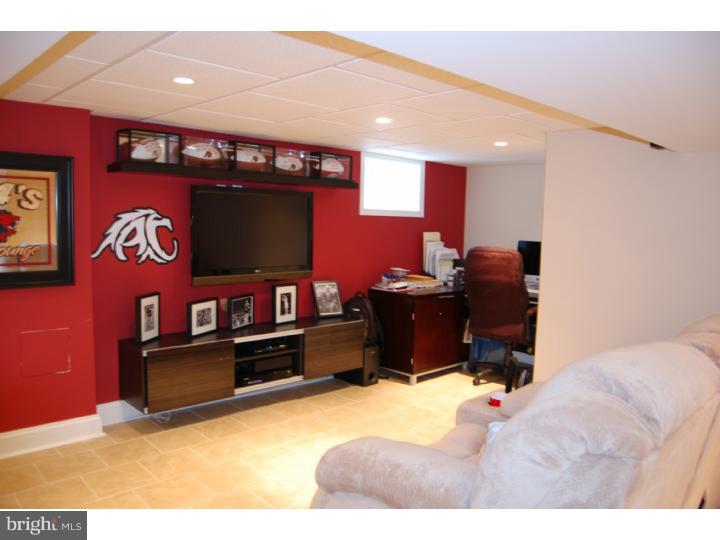 38 Wayfield Road Springfield, PA 19064 - Photo 13 of 25 Basement - Finished